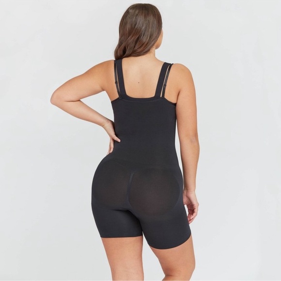 ASSETS by SPANX Women's Remarkable Results All-In-One Body Slimmer - Black XL - Picture 5 of 7